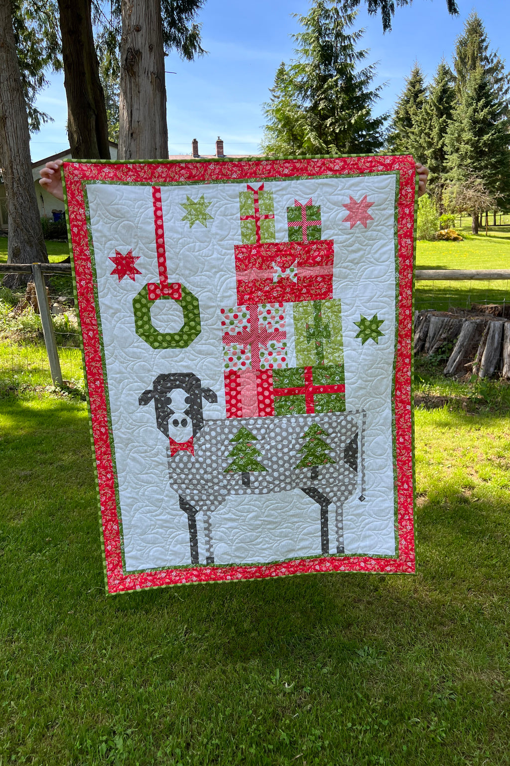 Mooey Christmas Lap Quilt Pattern Coach House Designs US mooey-christmas-lap-quilt-pattern-coach-house-designs-us