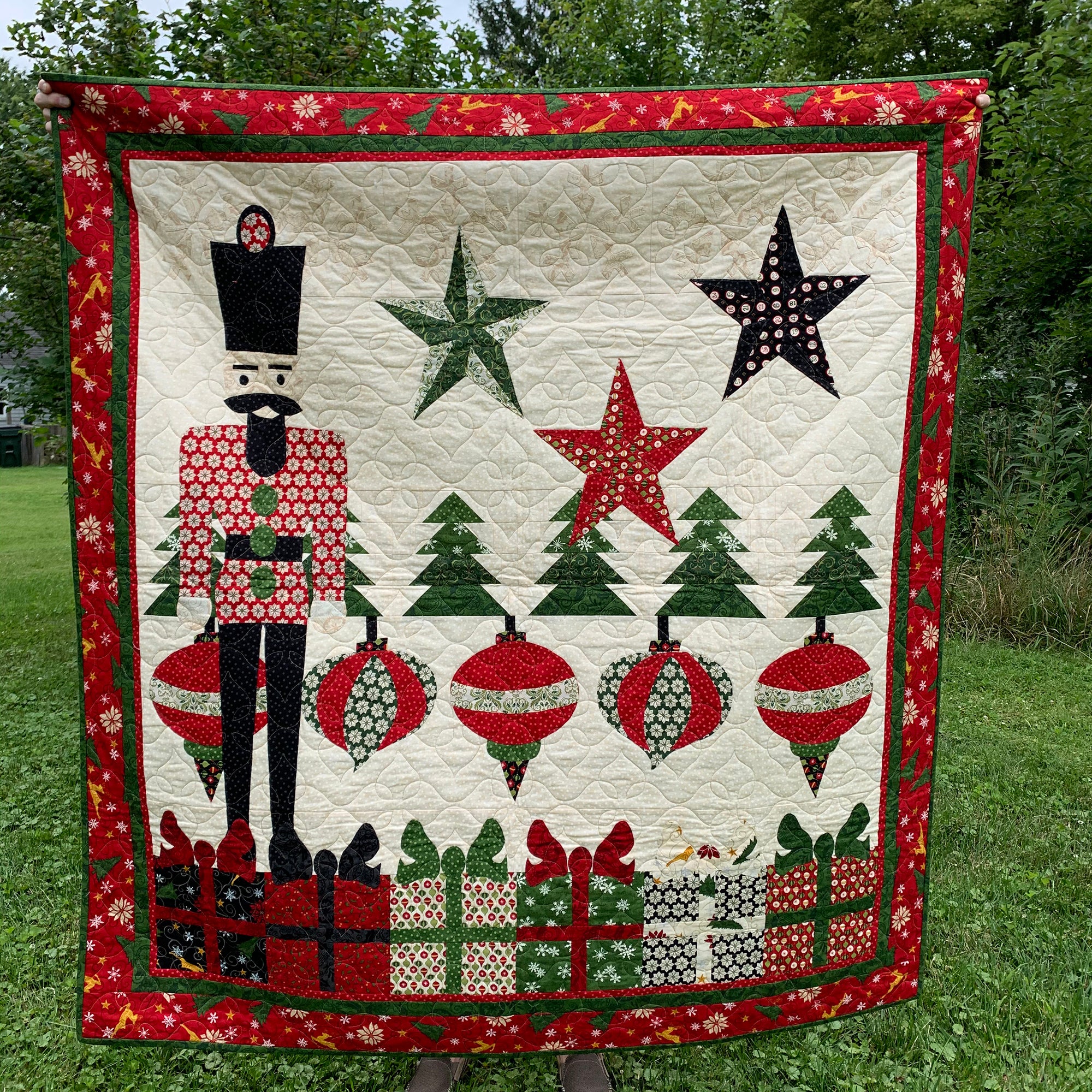 Christmas is Coming Downloadable PDF Quilt Pattern – Coach House Designs US